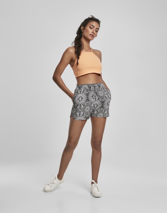Дамски къси панталони на черно-бели фигури Urban Classics Ladies AOP Viscose Resort Shorts, Къси панталони - Lit.bg