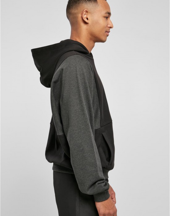 Мъжки суичър с качулка в черен цвят Urban Classics Hoody black/charcoal, Суичъри - Lit.bg