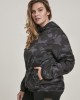  Дамско яке в камуфлажен цвят от Urban Classics Ladies Camo Pull Over 