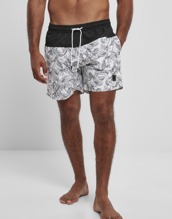  Мъжки къси панталони в черно и бяло Urban Classics Low Block Pattern Swim Shorts 