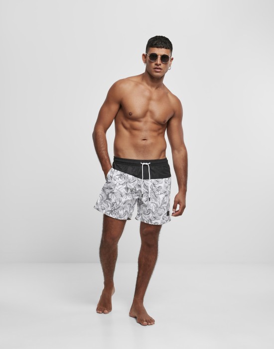  Мъжки къси панталони в черно и бяло Urban Classics Low Block Pattern Swim Shorts 