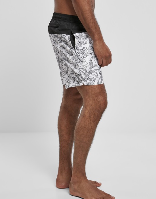  Мъжки къси панталони в черно и бяло Urban Classics Low Block Pattern Swim Shorts 