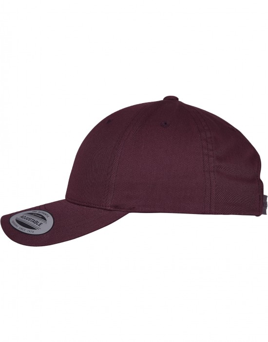 Шапка с козирка в тъмно червено Urban Classics Curved Classic Snapback maroon one size