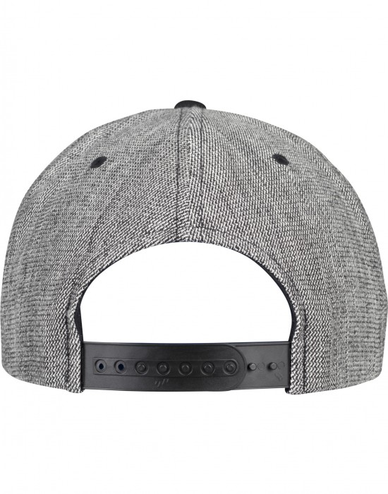 Шапка с козирка в сиво Solid Snapback