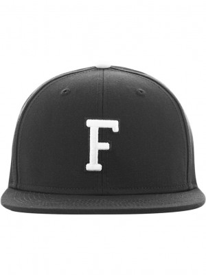 Шапка с козирка в сив и черен цвят Letter Snapback F