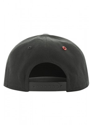 Шапка с козирка в сив и черен цвят Letter Snapback K