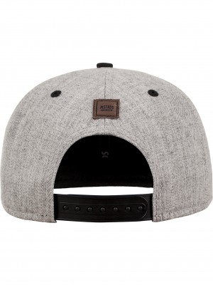 Шапка с козирка в сив и черен цвят Letter Snapback L 