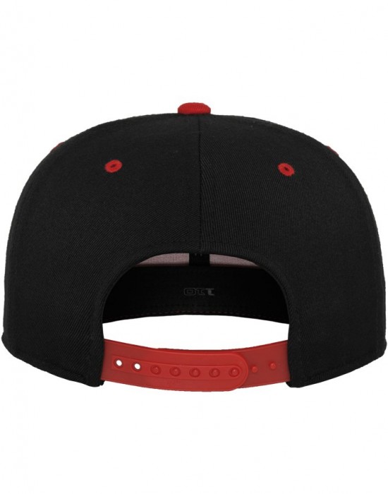 Шапка с козирка в черно 110 Fitted Snapback, Аксесоари - Lit.bg