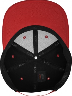 Шапка с козирка в черно 110 Fitted Snapback