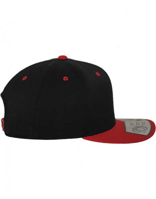 Шапка с козирка в черно 110 Fitted Snapback, Аксесоари - Lit.bg