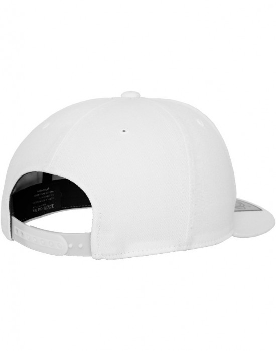 Шапка с козирка в бяло 110 Fitted Snapback, Аксесоари - Lit.bg