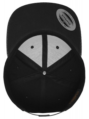 Шапка с козирка в черно Carbon Snapback 