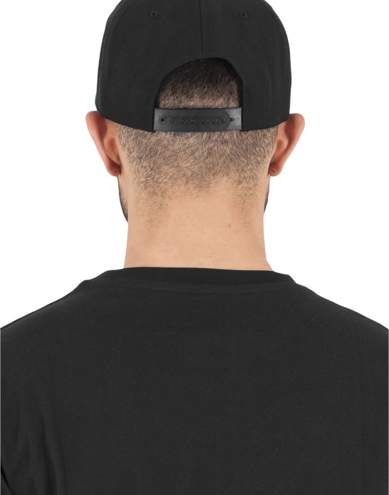 Шапка с козирка в черно Floral Snapback, Аксесоари - Lit.bg
