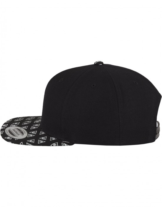 Шапка с козирка в черно Horus Eye Snapback, Аксесоари - Lit.bg Шапка с козирка в черно Horus Eye Snapback, Аксесоари - Lit.bg