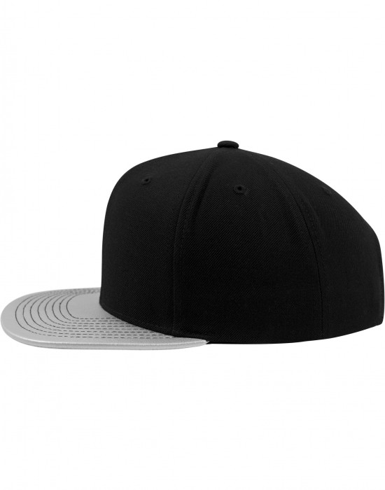Шапка с козирка в черно Metallic Visor Snapback, Аксесоари - Lit.bg Шапка с козирка в черно Metallic Visor Snapback, Аксесоари - Lit.bg