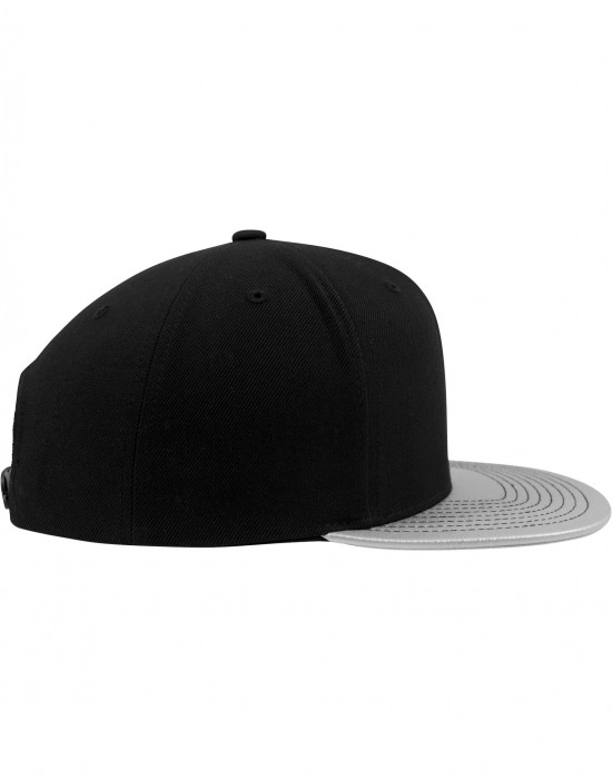 Шапка с козирка в черно Metallic Visor Snapback, Аксесоари - Lit.bg Шапка с козирка в черно Metallic Visor Snapback, Аксесоари - Lit.bg