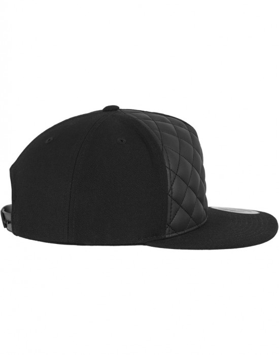 Шапка с козирка в черно Diamond Quilted Snapback, Аксесоари - Lit.bg