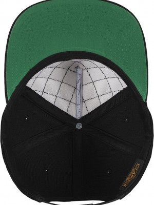 Шапка с козирка в черно Diamond Quilted Snapback 