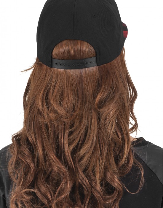 Шапка с козирка в черно Roses Snapback, Аксесоари - Lit.bg Шапка с козирка в черно Roses Snapback, Аксесоари - Lit.bg