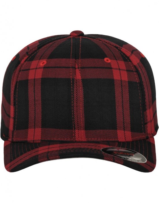 Шапка с козирка в червено и черно Flexfit Tartan Plaid, Аксесоари - Lit.bg