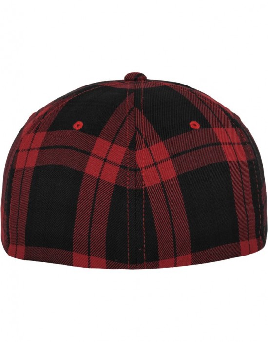 Шапка с козирка в червено и черно Flexfit Tartan Plaid, Аксесоари - Lit.bg