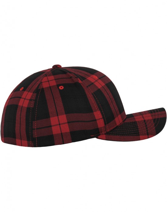 Шапка с козирка в червено и черно Flexfit Tartan Plaid, Аксесоари - Lit.bg