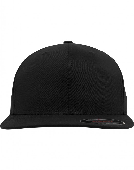 Шапка с козирка в черно Flexfit Flat Visor, Аксесоари - Lit.bg