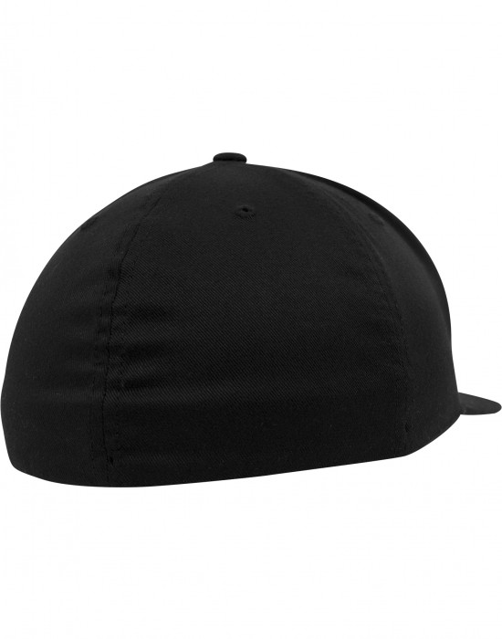 Шапка с козирка в черно Flexfit Flat Visor, Аксесоари - Lit.bg