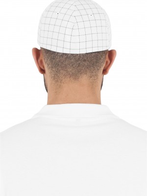 Шапка с козирка в бяло Flexfit Square Check Cap 