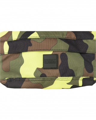 Чанта за рамо в жълт камуфлаж URBAN CLASSICS CAMO SHOULDER BAG
