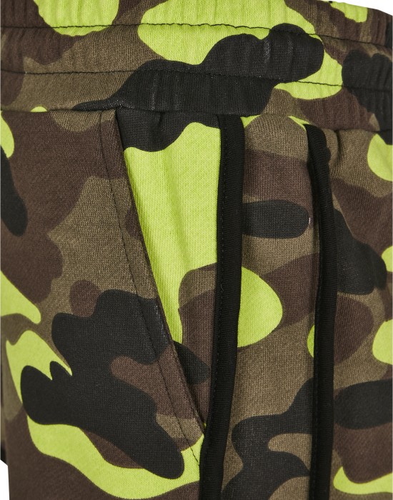 Дамски къси панталони в жълт камуфлаж Urban Classics Ladies Printed Camo Hot Pants frozenyellow camo, Жени - Lit.bg