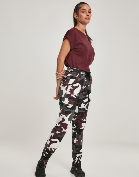 Дамска тениска в тъмночервен цвят Urban Classics Ladies Extended Shoulder Tee redwine, Тениски - Lit.bg Дамска тениска в тъмночервен цвят Urban Classics Ladies Extended Shoulder Tee redwine, Жени - Lit.bg