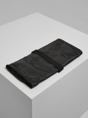 Козметична торба в черен цвят Urban Classics Cosmetic Pouch Festival 