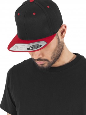 Шапка с козирка в черно 110 Fitted Snapback