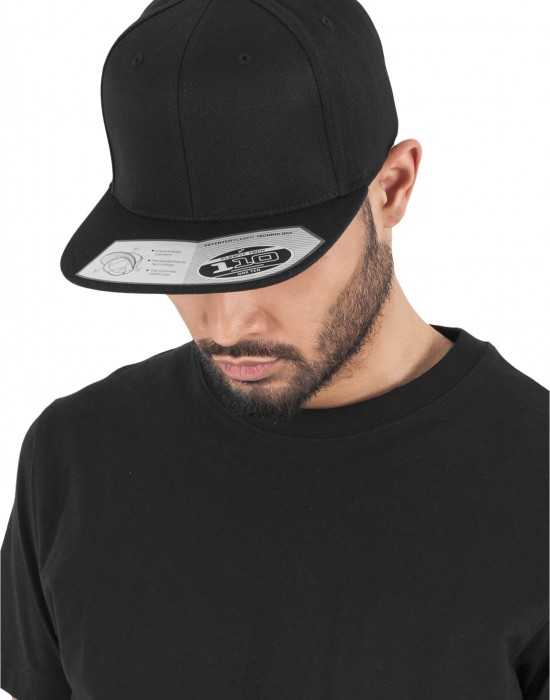 Шапка с козирка в черно 110 Fitted Snapback, Аксесоари - Lit.bg