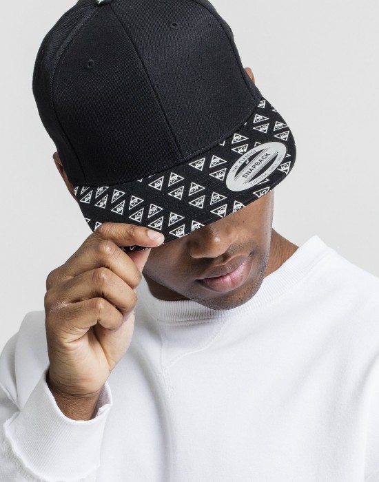 Шапка с козирка в черно Horus Eye Snapback, Аксесоари - Lit.bg Шапка с козирка в черно Horus Eye Snapback, Аксесоари - Lit.bg