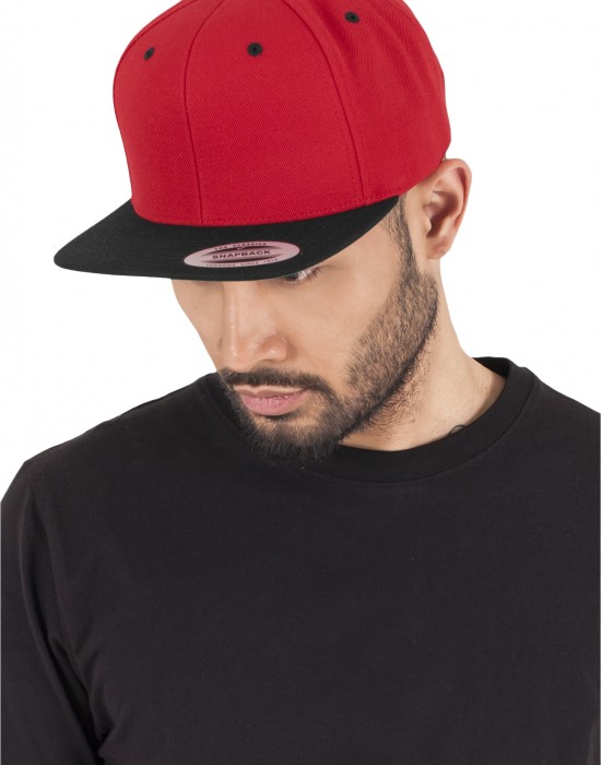 Шапка с козирка в червено Classic Snapback 2-Tone, Аксесоари - Lit.bg