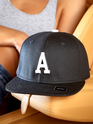 Шапка с козирка в сив и черен цвят Letter Snapback A 