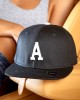 Шапка с козирка в сив и черен цвят Letter Snapback A, Аксесоари - Lit.bg