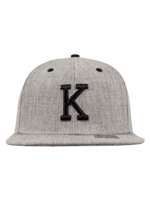 Шапка с козирка в сив и черен цвят Letter Snapback K