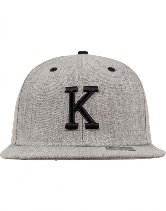 Шапка с козирка в сив и черен цвят Letter Snapback K, Аксесоари - Lit.bg