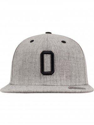 Шапка с козирка в сив и черен цвят Letter Snapback O