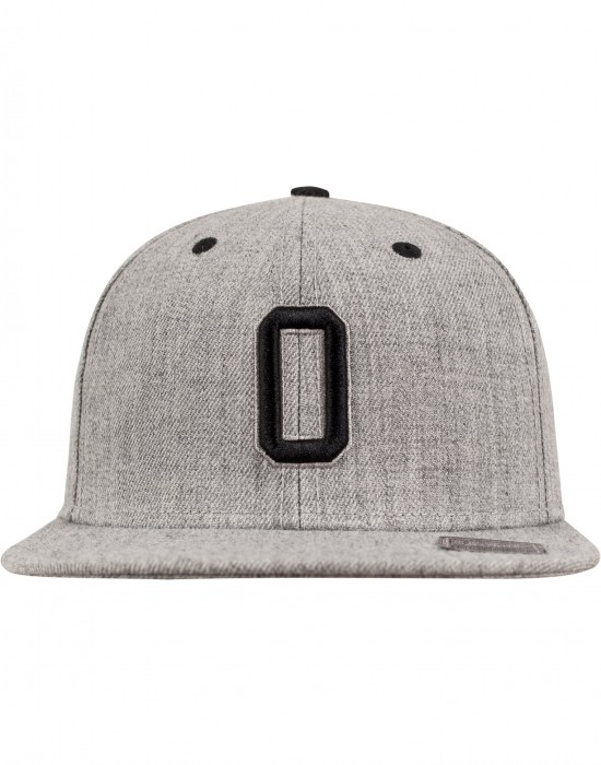 Шапка с козирка в сив и черен цвят Letter Snapback O, Аксесоари - Lit.bg