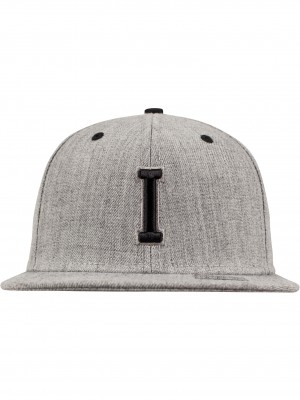 Шапка с козирка в сив и черен цвят Letter Snapback I 